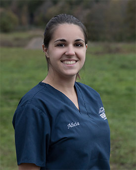 alicia-veterinary-technician